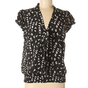 💜2/$20💜 Antilia Femme black blouse white birds